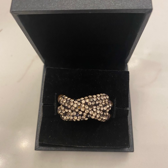 Rose gold ring size 7 - size can extend as backing has elastic - beautiful ring - Picture 2 of 3